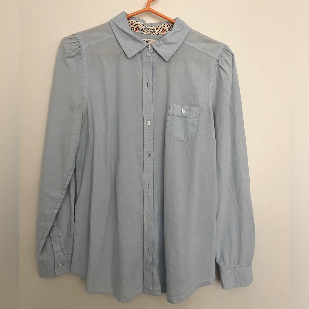 Old Navy Light Blue Cotton Collared Button-up - Small